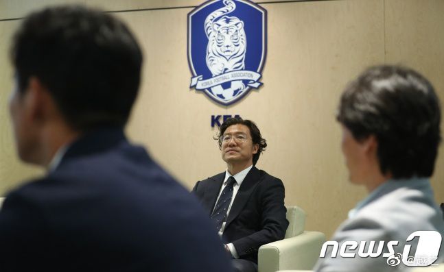 多特官方：恩梅查臀部伤情恶化 2023年提前报销多特官方宣布，23岁德国中场恩梅查臀部受伤，今年年底之前都无法出场比赛。